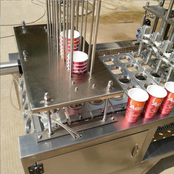 Machine de remplissage et de scellement de gobelets en plastique