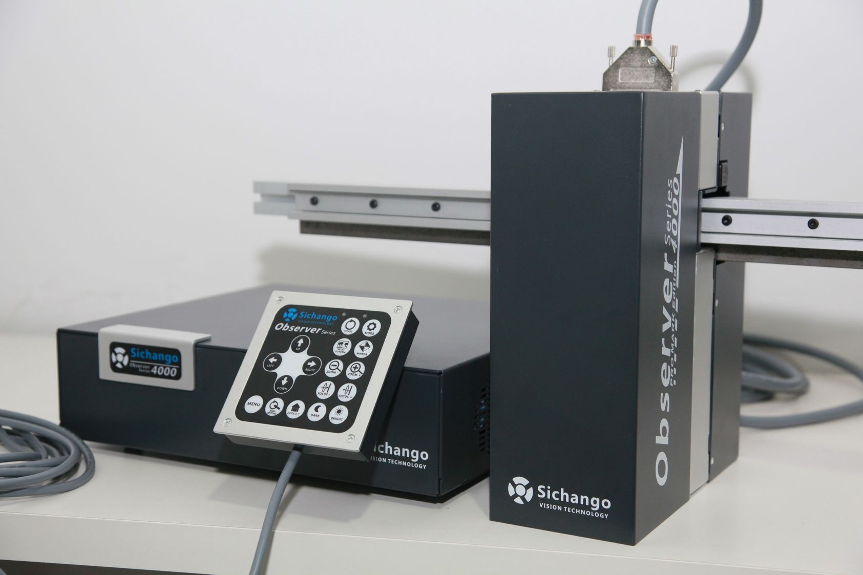 Observer 4000R manual rail web viewer on a flexo press